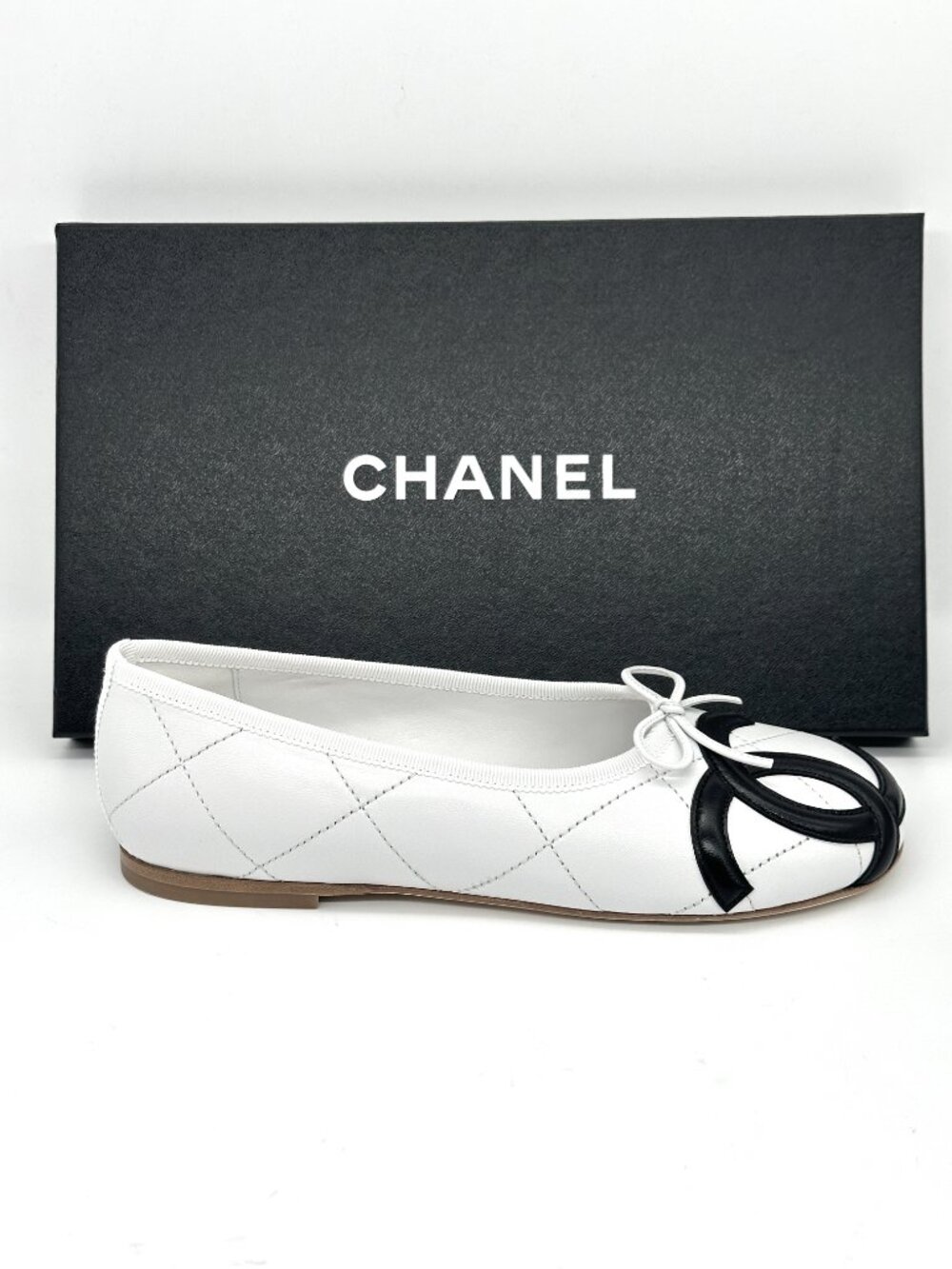 CHANEL 26M Coco Beach Lambskin Leather CC Cambon Bow Ballerina Ballet Flats - Picture 6 of 15